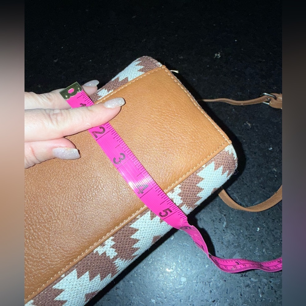 NEW WRANGLER AZTEC SOUTHWEST PRINT BARREL HANDBAG DETACHABLE CROSSBODY STRAP - Picture 12 of 12
